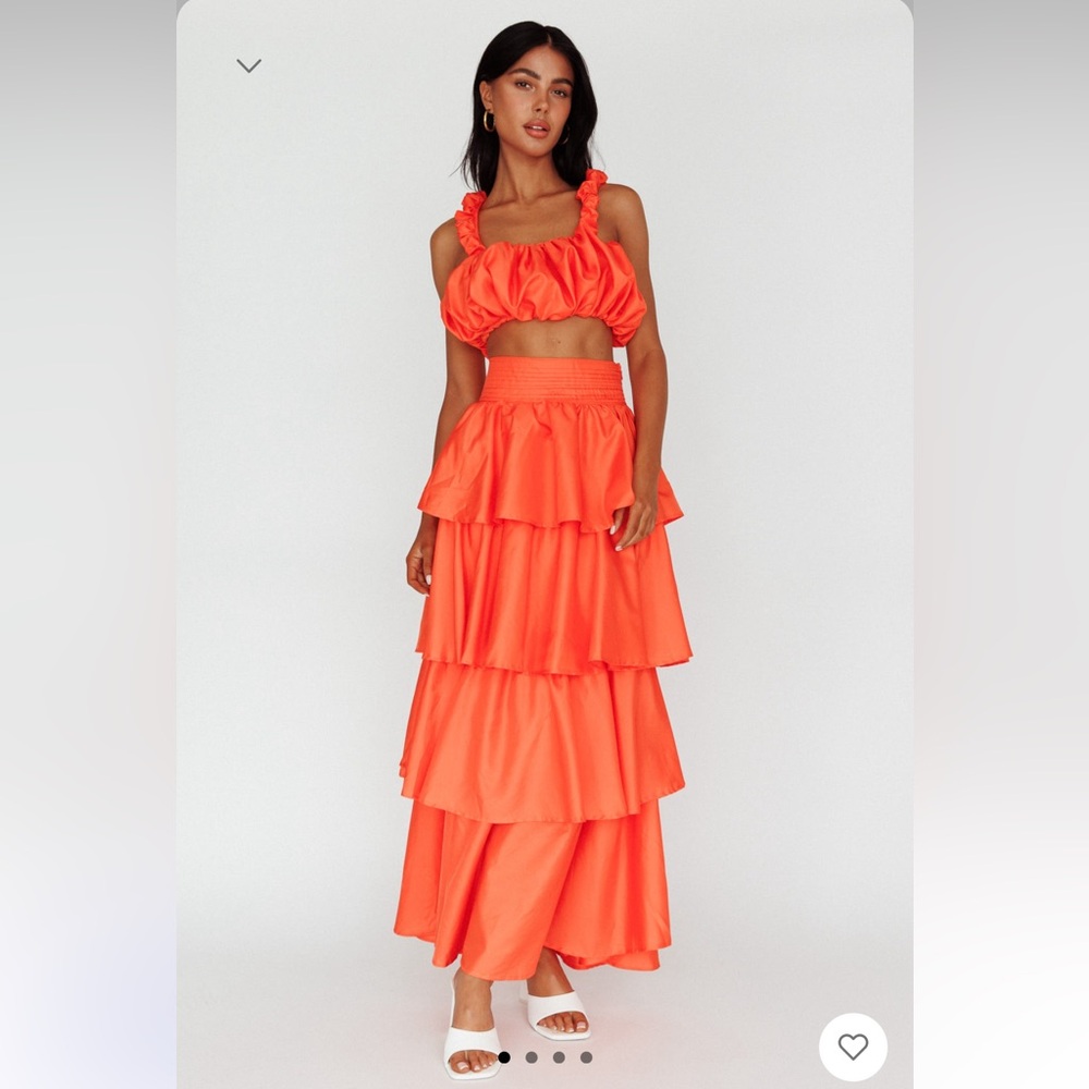 NWT selfie Leslie sozo orange crop top and skirt set size small
